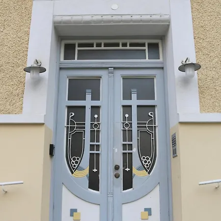 Appartement Grosszuegige Wohnung Im Villenviertel 2 Schlafzimmer Und Loggia Villach