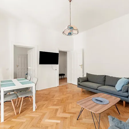 Elegante Direkt Am Stadtpark Appartement